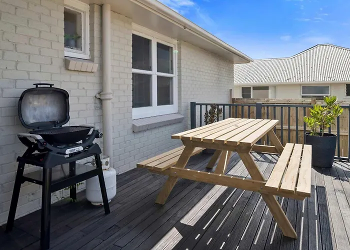 Holiday home Red Door 56 - Ride To The Redwoods Te Puia & Secret Spot Rotorua